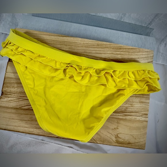 🌺Yellow Ruffle Bikini Swim Bottoms - Picture 5 of 7